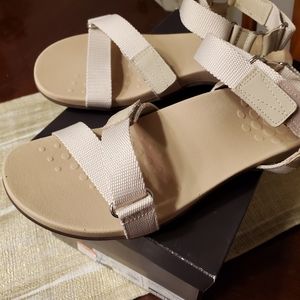 Women vionic sandals